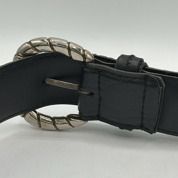 Black belt with silver-tone buckle, size 33 main image 5